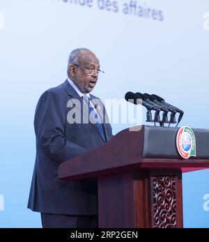 (180903) -- PEKING, 3. September 2018 -- Dschibuti-Präsident Ismail Omar Guelleh hält eine Rede bei der Eröffnungszeremonie des hochrangigen Dialogs zwischen chinesischen und afrikanischen Führern und Wirtschaftsvertretern sowie der 6. Konferenz chinesischer und afrikanischer Unternehmer in Peking, der Hauptstadt Chinas, 3. September 2018. ) CHINA-PEKING-FOCAC-DIALOG-ERÖFFNUNGSZEREMONIE (CN) LIXXUEREN PUBLICATIONXNOTXINXCHN Stockfoto