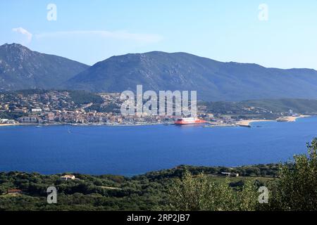 Mai 27 2023 - Propriano, Insel Korsika in Frankreich: Hafen von Propriano von oben Stockfoto