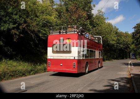 Imberbus 2023, klassischer Bus-Service am 19. August nach Imber Village und anderen Orten in der Salisbury Plain Wiltshire UK Stockfoto