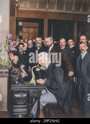 Alexander Graham Bell bei der Eröffnung der Fernverbindung von New York nach Chicago. Fotograf: Gilbert H. Grosvenor Collection Stockfoto