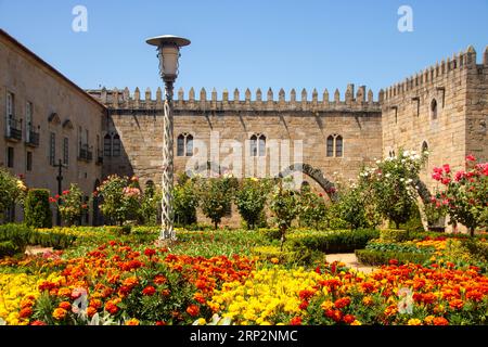 Archibischofshof und jardim de santa barbara (Garten santa barbara) in Braga, Portugal Stockfoto