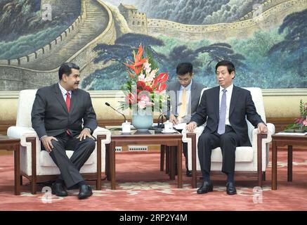 (180914) -- PEKING, 14. September 2018 -- Li Zhanshu (R), Vorsitzender des Ständigen Ausschusses des Nationalen Volkskongresses, trifft sich mit dem venezolanischen Präsidenten Nicolas Maduro in Peking, der Hauptstadt Chinas, am 14. September 2018. ) (wyl) CHINA-BEIJING-LI ZHANSHU-VENEZUELA-MADURO-MEETING (CN) LixTao PUBLICATIONxNOTxINxCHN Stockfoto