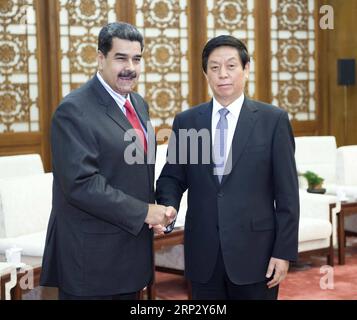 (180914) -- PEKING, 14. September 2018 -- Li Zhanshu (R), Vorsitzender des Ständigen Ausschusses des Nationalen Volkskongresses, trifft sich mit dem venezolanischen Präsidenten Nicolas Maduro in Peking, der Hauptstadt Chinas, am 14. September 2018. ) (wyl) CHINA-BEIJING-LI ZHANSHU-VENEZUELA-MADURO-MEETING (CN) LixTao PUBLICATIONxNOTxINxCHN Stockfoto