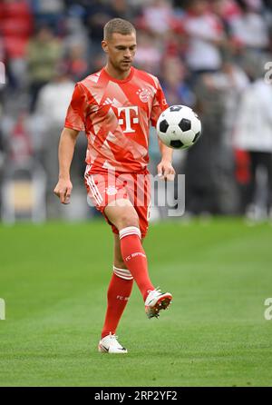 Joshua Kimmich FC Bayern München FCB (06) Jonglieren mit Ball, Allianz Arena, München, Bayern, Deutschland Stockfoto