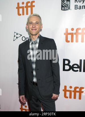 (180916) -- TORONTO, 16. September 2018 -- Regisseur Justin Kelly posiert für Fotos vor der Uraufführung des Abschlussfilms Jeremiah Terminator Leroy in der Roy Thomson Hall während des Toronto International Film Festivals 2018 in Toronto, Kanada, 15. September 2018. )(gj) CANADA-TORONTO-TIFF-CLOSING FILM- JEREMIAH TERMINATOR LEROY ZouxZheng PUBLICATIONxNOTxINxCHN Stockfoto