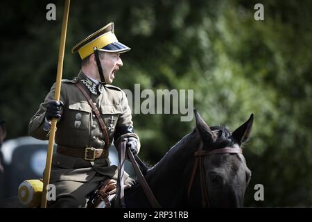 (180916) -- WARSCHAU, 16. September 2018 -- Ein polnischer Kavalleriesoldat nimmt am 16. September 2018 an einer Veranstaltung zum 100. Jahrestag der Unabhängigkeit Polens in Warschau Teil. In diesem Jahr jährt sich die Unabhängigkeit Polens zum 100. Mal, und das ganze Jahr über werden Aktivitäten zur Feier des hundertjährigen Jubiläums organisiert. ) POLEN-WARSCHAU-UNABHÄNGIGKEITSFEST JaapxArriens PUBLICATIONxNOTxINxCHN Stockfoto