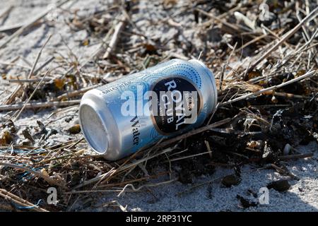 Am Strand angespülte Meeresmüll, menschliche Auswirkungen auf das Meeresökosystem, Minsener Oog, Niedersachsen, Deutschland Stockfoto