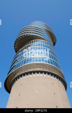 Exzenterhaus, Büroturm auf denkmalgeschütztem Bunker, Bochum, Ruhrgebiet, Nordrhein-Westfalen, Deutschland Stockfoto