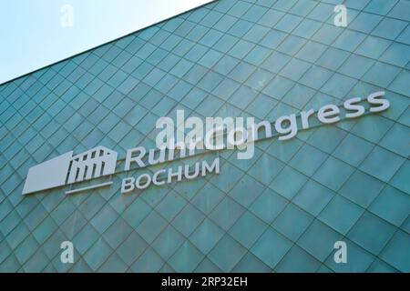 Fassade mit Beschriftung und Logo, RuhrCongress, Kongresszentrum und Veranstaltungszentrum, Bochum, Ruhrgebiet, Nordrhein-Westfalen, Deutschland Stockfoto
