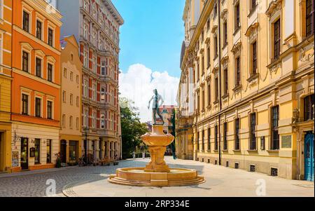 Fassade der Universität Breslau. Polen. Innenhof Stockfoto