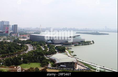 (180919) -- SUZHOU, 19. September 2018 -- Foto aufgenommen am 19. September 2018 zeigt das Suzhou Kultur- und Kunstzentrum im Suzhou Industial Park in Suzhou, ostchinesische Provinz Jiangsu. Der Suzhou Industrial Park (SIP) wurde 1994 als zwischenstaatliches Kooperationsprojekt zwischen China und Singapur gegründet. In einer Gesamtbewertung, die im Mai vom Handelsministerium veröffentlicht wurde, belegte es den ersten Platz unter den 219 Wirtschaftsentwicklungszonen auf Staatsebene in China und war bei wichtigen Benchmarks wie technologischer Innovation und Außenhandel führend. Im Laufe der Jahre hat die SIP die Initiative zu ergriffen Stockfoto