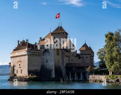 Schloss Chillon (Chateau de Chillon) am Ufer des Genfer Sees zwischen Montreux und Villeneuve im Kanton Waadt, Schweiz. Stockfoto