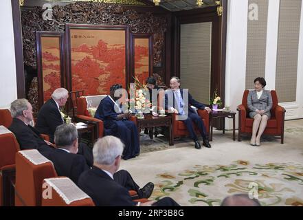 (180929) -- PEKING, 29. September 2018 -- der chinesische Vizepräsident Wang Qishan trifft sich mit Mitgliedern des Interaction Council in Peking, Hauptstadt Chinas, 29. September 2018. ) (Zyd) CHINA-BEIJING-WANG QISHAN-MEETING (CN) ZhangxLing PUBLICATIONxNOTxINxCHN Stockfoto