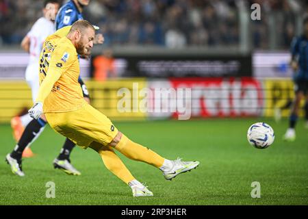 Torwart Michele Di Gregorio (16 AC Monza) während des Spiels der Serie A zwischen Atalanta BC und AC Monza im Gewiss Stadion in Bergamo, Italia Soccer (Cristiano Mazzi/SPP) Credit: SPP Sport Press Photo. Alamy Live News Stockfoto