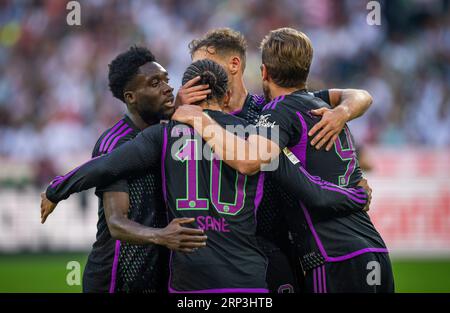 Mönchengladbach, Deutschland. September 2023. Torjubel: Alphonso Davies (Muenchen), Leroy Sane (Muenchen), Harry Kane (Muenchen) Borussia Mönchengladbach Stockfoto