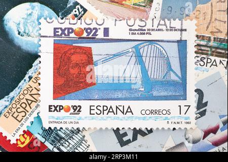 Madrid, Spanien; 08-13-2023: Briefmarke aus Spanien mit Motiven zur Weltausstellung des Jahres 1992 „Expo92“, die in Sevilla stattfand Stockfoto