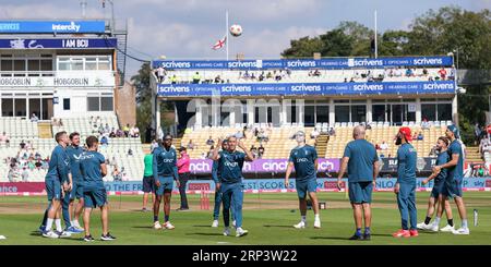 Birmingham, Großbritannien. September 2023. England warm-ups während des 3. Vitality T20-Länderspiels zwischen England und Neuseeland im Edgbaston Cricket Ground, Birmingham, England am 3. September 2023. Foto von Stuart Leggett. Nur redaktionelle Verwendung, Lizenz für kommerzielle Nutzung erforderlich. Keine Verwendung bei Wetten, Spielen oder Veröffentlichungen eines einzelnen Vereins/einer Liga/eines einzelnen Spielers. Credit: UK Sports Pics Ltd/Alamy Live News Stockfoto