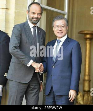 (181016) -- PARIS, 16. Oktober 2018 -- Besuch des südkoreanischen Präsidenten Moon Jae-in (R) bei seinem Treffen in Paris, Frankreich, am 16. Oktober 2018. ) FRANKREICH-PARIS-SÜDKOREA-PRÄSIDENT-BESUCH JACKXCHAN PUBLICATIONXNOTXINXCHN Stockfoto