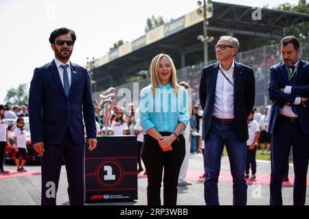 Monza, Italien. September 2023. BEN SULAYEM Mohammed (vae), Präsident der FIA, Portrait mit dem italienischen Ministerpräsidenten Meloni Giorgia und DOMENICALI Stefano (ita), Chairman und CEO der Formel-1-Gruppe FOG während des Grand Prix der Formel 1 Pirelli 2023, 14. Runde der Formel-1-Weltmeisterschaft 2023 vom 1. bis 3. September 2023 auf dem Autodromo Nazionale di Monza in Monza, Italien - Foto Xavi Bonilla/DPPI Credit: DPPI Media/Alamy Live News Stockfoto