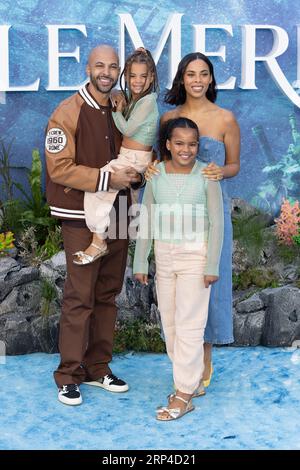 London, Großbritannien. 15. Mai 2023. (L-R) Marvin Humes, Valentina Raine Humes, Alaia-Mai Humes und Rochelle Humes nehmen an den Little Mermaid UK Premiere Arrivals am Odeon Luxe Leicester Square in London Teil. Credit: S.A.M./Alamy Live News Stockfoto