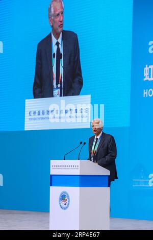 (181105) -- SHANGHAI, 5. November 2018 -- der ehemalige französische Premierminister Dominique de Villepin spricht auf dem Hongqiao International Business Media & Think Tank Forum in Shanghai, Ostchina, 5. November 2018. )(ly) CHINA-SHANGHAI-BUSINESS MEDIA & THINK TANK-FORUM (CN) ZhangxYuwei PUBLICATIONxNOTxINxCHN Stockfoto
