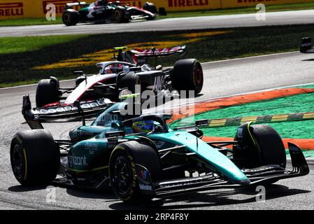 Monza, Italien. September 2023. Fernando Alonso (ESP) Aston Martin F1 Team AMR23. 03.09.2023. Formel-1-Weltmeisterschaft, Rd 15, Grand Prix Von Italien, Monza, Italien, Wettkampftag. Auf dem Foto sollte Folgendes stehen: XPB/Press Association Images. Quelle: XPB Images Ltd/Alamy Live News Stockfoto