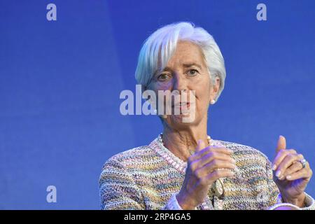 (181108) -- SINGAPUR, 8. November 2018 -- Christine Lagarde, Geschäftsführerin des Internationalen Währungsfonds, nimmt am 7. November 2018 an der Abschlusssitzung des Forums der Neuen Wirtschaft in Singapur Teil. ) (yy) SINGAPUR-NEW ECONOMY FORUM-CLOSING ThenxChihxWey PUBLICATIONxNOTxINxCHN Stockfoto