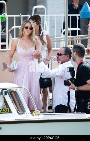 Venedig, Italien. September 2023. Sydney Sweeney verlässt das Casino während des 80. Venice Film Festival (Mostra) in Venedig, Italien am 3. September 2023. Foto von Aurore Marechal/ABACAPRESS.COM Credit: Abaca Press/Alamy Live News Stockfoto