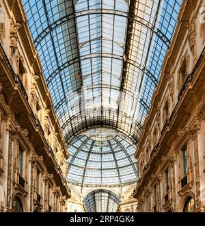 Innenarm der Einkaufspassage Galleria Vittorio Emanuele II, dekoriert im lombardischen Renaissancestil Stockfoto