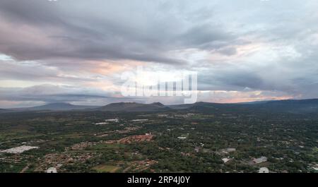 Masaya Vulkanlandschaft mit Blick auf Drohnen bei Sonnenuntergang Stockfoto