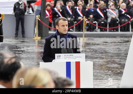 (181111) -- PARIS, 11. November 2018 -- der französische Präsident Emmanuel Macron spricht eine Zeremonie zum hundertsten Jahrestag des Waffenstillstands des Ersten Weltkriegs in Paris, Frankreich, 11. November 2018. ) FRANKREICH-PARIS-WWI-GEDENKEN ChenxYichen PUBLICATIONxNOTxINxCHN Stockfoto