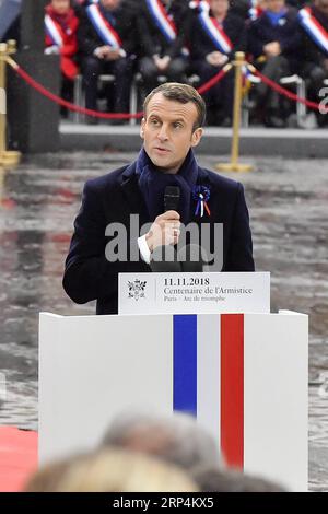 (181111) -- PARIS, 11. November 2018 -- der französische Präsident Emmanuel Macron spricht eine Zeremonie zum hundertsten Jahrestag des Waffenstillstands des Ersten Weltkriegs in Paris, Frankreich, 11. November 2018. ) FRANKREICH-PARIS-WWI-GEDENKEN ChenxYichen PUBLICATIONxNOTxINxCHN Stockfoto