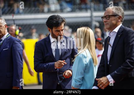 BEN SULAYEM Mohammed (vae), Präsident der FIA, Porträt mit dem italienischen Ministerpräsidenten Meloni Giorgia und DOMENICALI Stefano (ita), Chairman und CEO der Formel-1-Gruppe FOG während des Formel-1-Grand-Premio-Rennens 2023 dÂ&#x80;&#x99;Grand Prix Italia, 14. Runde der Formel-1-Weltmeisterschaft 2023 vom 1. bis 3. September 2023 auf dem Autodromo Nazionale di Monza in Monza, Italien Stockfoto