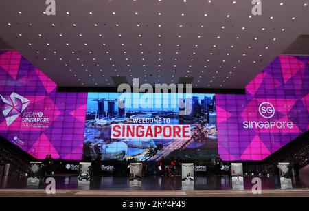 (181115) -- PEKING, 15. November 2018 -- Ein Schild zum ASEAN-Gipfel (Association of Southeast Asian Nations) ist am 12. November 2018 im Suntec Singapore Convention & Exhibition Centre in Singapur zu sehen. ) (yy) Xinhua Schlagzeilen: China, ASEAN skizzieren Konzept für eine vertiefte strategische Partnerschaft, umfassendere pragmatische Zusammenarbeit LixGang PUBLICATIONxNOTxINxCHN Stockfoto