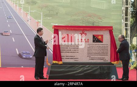 (181116) -- PORT MORESBY, 16. November 2018 -- der chinesische Präsident Xi Jinping (L) und der Premierminister von Papua-Neuguinea (PNG), Peter O Neill, nehmen am 16. November 2018 an der Übergabe des China-assistierten Unabhängigkeitsplatzes in Port Moresby, PNG, Teil. ) (Zyd) PAPUA NEW GUINEA-CHINA-XI JINPING-UNABHÄNGIGKEITSBOULEVARD FeixMaohua PUBLICATIONxNOTxINxCHN Stockfoto