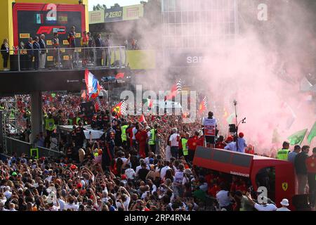 Podium des Rennens: Max Verstappen (NED) Redbull Racing RB19 Sergio Perez (MEX) Redbull Racing RB19 Carlos Sainz (SPA) Ferrari SF-23 während des Rennens Stockfoto