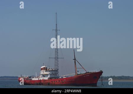 MV, Ross Revenge, Heimat des Piratenradiosenders Radio Caroline, der in der Blackwater Estuary in Essex ankerte. Stockfoto