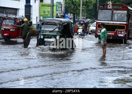 Colombo. September 2023. Dieses Foto, das am 3. September 2023 aufgenommen wurde, zeigt eine Wasserstraße in Colombo, Sri Lanka. Sri Lankas Meteorologie-Abteilung prognostizierte am Sonntag, dass der vorherrschende schaurige Zustand im Südwesten des Landes wahrscheinlich weiter anhalten wird. Quelle: Gayan Sameera/Xinhua/Alamy Live News Stockfoto