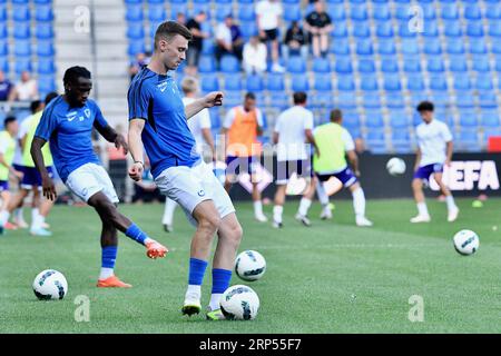 Brüssel, Belgien. September 2023. Bryan Heynen von Genk vor einem Fußballspiel zwischen dem belgischen KRC Genk und der türkischen Adana Demirspor am Donnerstag, den 24. August 2023 in Genk, der ersten Etappe der Play-offs für den UEFA Conference League-Wettbewerb. BELGA PHOTO JOHAN EYCKENS Credit: Belga News Agency/Alamy Live News Stockfoto