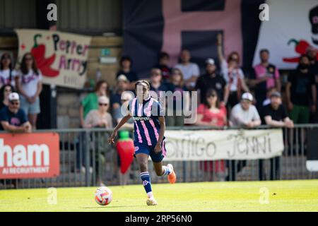 London, Großbritannien. September 2023. Shakira Kafoero Roberts (19 Dulwich Hamlet) in Aktion während des Spiels der Londoner und der South East Regional Womens Premier League zwischen Dulwich Hamlet und Ebbsfleet United in Champion Hill. Liam Asman/Alamy Live News Stockfoto