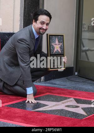 (181201) -- LOS ANGELES, 1. Dezember 2018 -- Lin-Manuel Miranda nimmt an seiner Sternenzeremonie auf dem Hollywood Walk of Fame in Los Angeles, USA, am 30. November 2018 Teil. ) (YY) U.S.-LOS ANGELES-LIN-MANUEL MIRANDA-STAR EHREN ZEREMONIE ZHAOXHANRONG PUBLICATIONXNOTXINXCHN Stockfoto