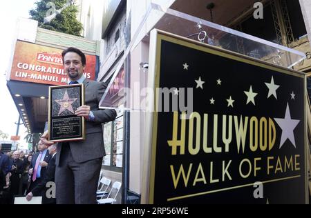 (181201) -- LOS ANGELES, 1. Dezember 2018 -- Lin-Manuel Miranda nimmt an seiner Sternenzeremonie auf dem Hollywood Walk of Fame in Los Angeles, USA, am 30. November 2018 Teil. ) (YY) U.S.-LOS ANGELES-LIN-MANUEL MIRANDA-STAR EHREN ZEREMONIE ZHAOXHANRONG PUBLICATIONXNOTXINXCHN Stockfoto