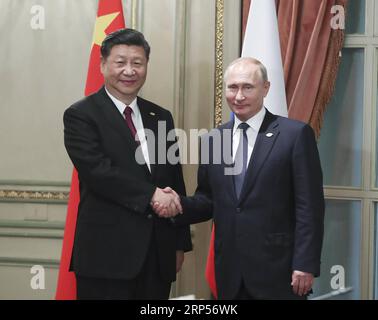 (181130) -- BUENOS AIRES, 30. November 2018 -- der chinesische Präsident Xi Jinping (L) trifft sich mit seinem russischen Amtskollegen Wladimir Putin in Buenos Aires, Argentinien, 30. November 2018. ) (Gxn) ARGENTINIEN-BUENOS AIRES-XI JINPING-PUTIN-TREFFEN XiexHuanchi PUBLICATIONxNOTxINxCHN Stockfoto