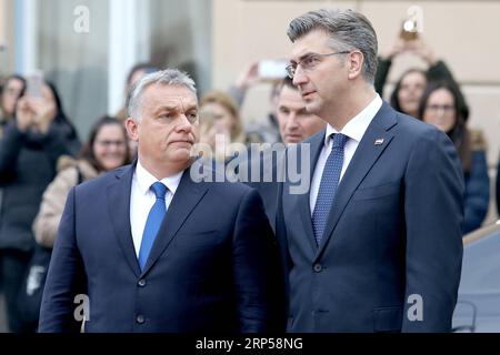 (181203) -- ZAGREB, 3. Dezember 2018 -- der kroatische Premierminister Andrej Plenkovic (R) trifft sich am 3. Dezember 2018 in Zagreb (Kroatien) mit dem ungarischen Premierminister Viktor Orban. Der zweitägige Gipfel der Mitteleuropäischen Initiative (CEI) begann hier am Montag. Premierminister von sechs europäischen Nationen und andere hohe Vertreter kamen, um Sicherheitsfragen und Wirtschaft zu erörtern. ) KROATIEN-ZAGREB-ZENTRALEUROPÄISCHER INITIATIVGIPFEL PATRIKXMACEK PUBLICATIONXNOTXINXCHN Stockfoto