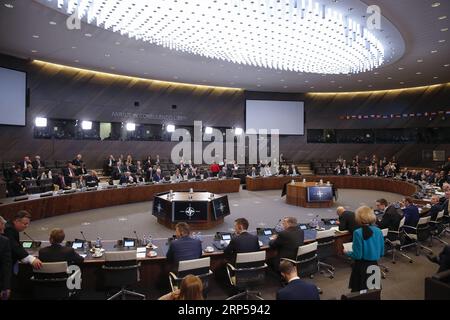 News Bilder des Tages Brüssel, Treffen der NATO Aussenminister (181204) -- BRÜSSEL, 4. Dezember 2018 -- am ersten Tag des NATO-Außenministertreffens in Brüssel, Belgien, 4. Dezember 2018 sind die Teilnehmer zu sehen. ) (lmm) BELGIEN-BRÜSSEL-NATO-FM-TREFFEN YexPingfan PUBLICATIONxNOTxINxCHN Stockfoto