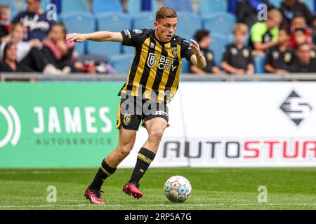 Arnhem, Niederlande. September 2023. ARNHEM, NIEDERLANDE - 3. SEPTEMBER: Enzo Cornelisse of Vitesse während des niederländischen Eredivisie-Spiels zwischen Vitesse und AZ Alkmaar im Stadion Gelredome am 3. September 2023 in Arnhem, Niederlande. (Foto von Ben Gal/Orange Pictures) Credit: Orange Pics BV/Alamy Live News Stockfoto