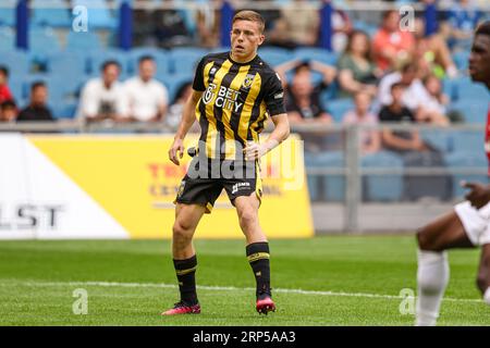 Arnhem, Niederlande. September 2023. ARNHEM, NIEDERLANDE - 3. SEPTEMBER: Enzo Cornelisse of Vitesse während des niederländischen Eredivisie-Spiels zwischen Vitesse und AZ Alkmaar im Stadion Gelredome am 3. September 2023 in Arnhem, Niederlande. (Foto von Ben Gal/Orange Pictures) Credit: Orange Pics BV/Alamy Live News Stockfoto