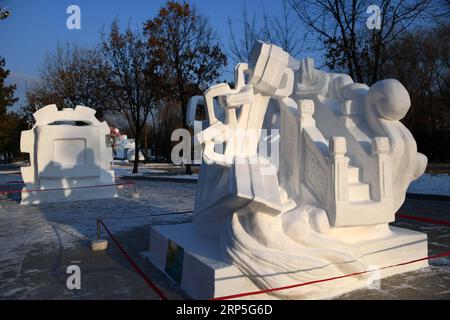 (181214) -- HARBIN, 14. Dezember 2018 -- Eine Schneeskulptur nimmt am 6. Undergraduate Snow Sculpture Competition der Provinz Heilongjiang auf der Sun Island International Snow Sculpture Art Expo in Harbin, der Hauptstadt der Provinz Heilongjiang im Nordosten Chinas, am 13. Dezember 2018 Teil. Der viertägige Wettbewerb endete am Donnerstag mit 35 teilnehmenden Teams. ) (Zyd) CHINA-HEILONGJIANG-HARBIN-SNOW SCULPTURES (CN) WangxJianwei PUBLICATIONxNOTxINxCHN Stockfoto