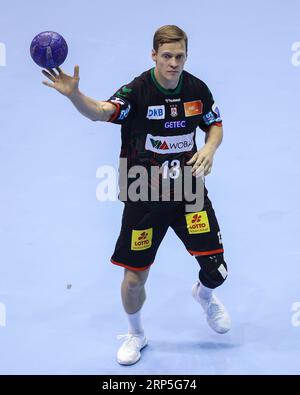 Magdeburg, Deutschland. September 2023. Handball: Bundesliga, SC Magdeburg - SG Flensburg-Handewitt, Spieltag 2, GETEC Arena. Magdeburger Janus Dadi Smarason spielt den Ball. Quelle: Ronny Hartmann/dpa/Alamy Live News Stockfoto