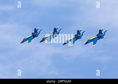 Toronto, Kanada, 3. September 2023. Piloten der Blue Angels der US Navy in ihren F/A-18 Super Hornets treten auf der Canadian International Air Show auf. Colin N. Perkel/Alamy Live News Stockfoto